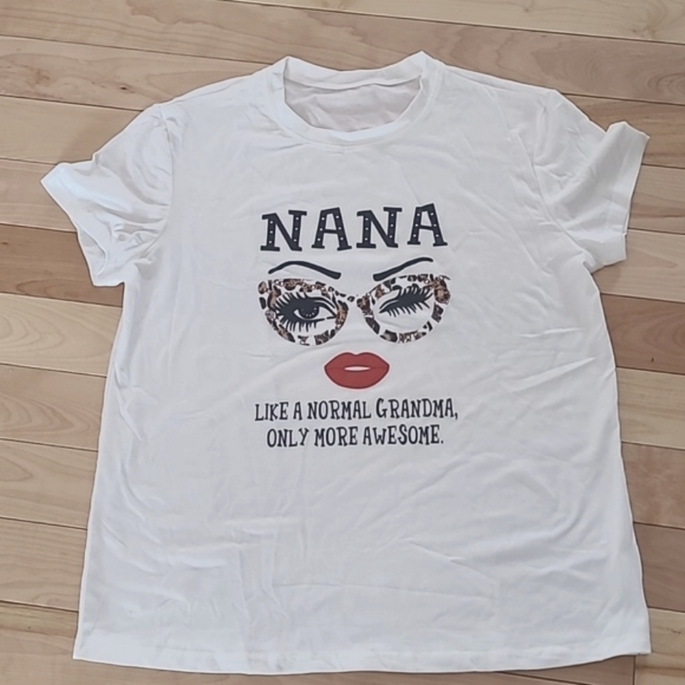 Nana Graphic Tee - White